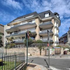 Gorgeous Apartment In Dinard With House Sea View