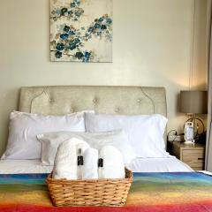 Elles Escape - One Bedroom with Balcony