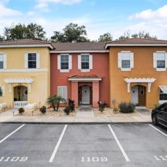 3 Bedrooms 25 Bathrooms Lake Berkley 1109Pr