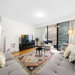 Fantastic 3BR Apt with Parking & Darling Harbour - 10 mins walk
