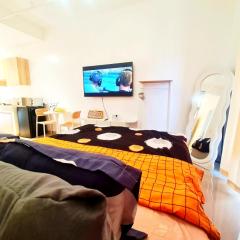Cozy Stay in Quezon City Near, Bars, Cafe, Restaurants
