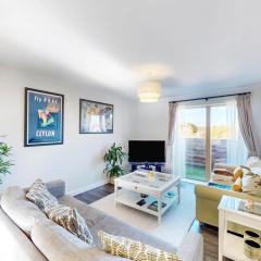 Bright 1-Bed Islington Flat with Balcony & Workspace Near Caledonian Road Tube Station