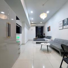 Studio Tresor - River View D4 -Netflix