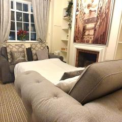 Windsor Castle amazing Cottage