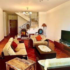 Luxury 5BR Villa with Sea View & Garden in Einbay