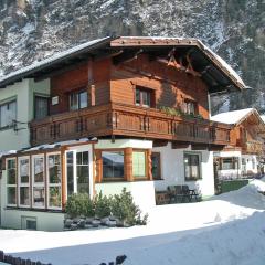 Apartment in Ski Paradise near Trails