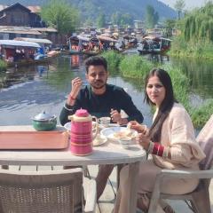 Houseboat Parimahal Deluxe