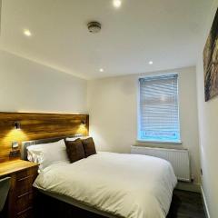 High Wycombe 1-Bed Apt: Modern & Central