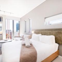 The Rose 706: 7th Floor Modern Studio Apartment