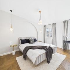 Luxury Penthouse in Center with Terrace & Direct Lift