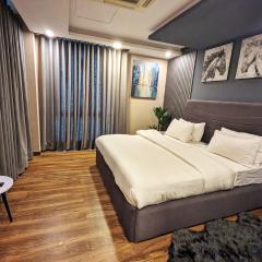 LUXURY ONE BED APARTMENT By ALVISUITE