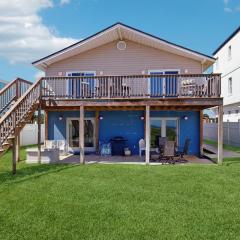 Updated condo in oceanfront building with private beach access - near dining