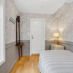 Arctic hilltop lodge - Room 5