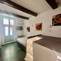 Cute apartment in quiet Valletta Alley