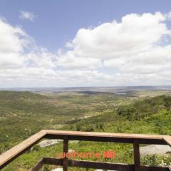 Chale em Serra Negra vista para montanha e lareira
