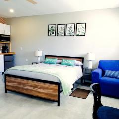 Charming studio in fabulous University Pines