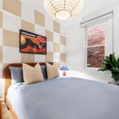 Richmond Royale walk to the MCG Swan St & Bridge Road