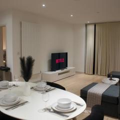 Luxury 2 Bedroom 2 Bathroom Apartment by ExCeL & The 02, London