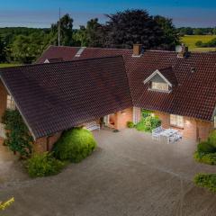 Familieferie nær Legoland med indoor pool og tæt på natur