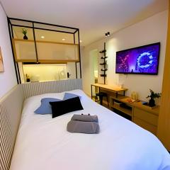 Suíte Luxo com Varanda & Vinho | Batel Premium