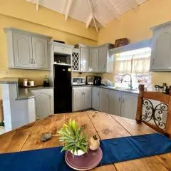 Spacious 2-Bedroom, 2-Bath Apartment 5 Mins to Sandy Beach & Airport