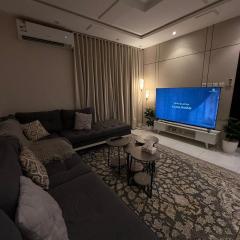 Cozy apartment near boulevard with self check in
