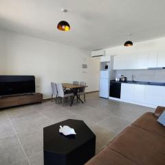 Azure Pearl - Wake Up by the Sea Oceanfront Garden Retreat with Pool