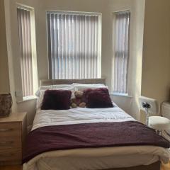 Manchester Seymour Escape Spacious 4BR Home for 8