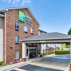 Holiday Inn Express & Suites Buford NE - Lake Lanier by IHG