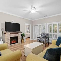 2 BR Coastal Charm Condo inside private gated Community in NMB, Sleeps 4
