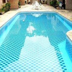 FLAT EM JUQUEHY COM AR COND, PISCINA e CHURRASQUEIRA