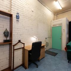 Spacious Studio in Quiet Northcote Neighbourhood