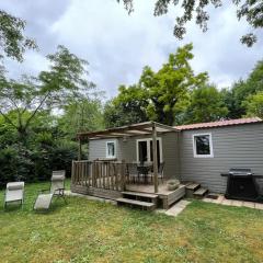 Chalet Confortable avec Terrasse pour 4 Personnes - API-1-52-712