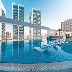 Elegant Studio Stay near Miracle Garden, Butterfly Garden & Dubai Hills Mall