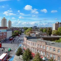 Vibrant 2-Bed Apartment 1 Min Walk to Tube Central London Base Free WiFi