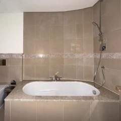 Tratoli Address and Sea View
