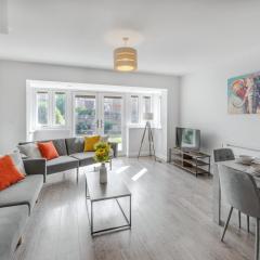 Family & Contractor Friendly 3 bed house Sleeps 8 in Maidenhead