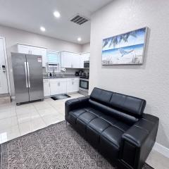 1o Minutes to Downtown Free Parking, AC