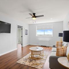 Cozy Haven 2BR Condo 2207 Near Mart- Free Parking