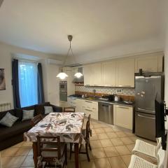 Fortezza garden apartment