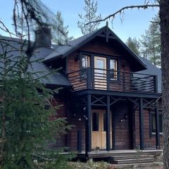 Pine Forest Hideout - Villa Tapiontytär