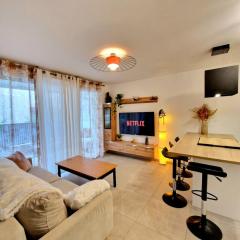 Charming Cocoon - 4 peoples