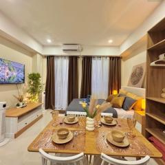 Luxe Bed Free Wi-Fi Netflix Pool Gym Near Airport and Mactan Newtown