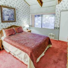 Mammoth Ski & Racquet with Shared Hot Tub & Pool