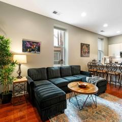 Large 3 bdrm apt, 2ba, unique art