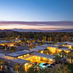 Sleeps 40 3 Luxe Villas next to Empire Polo Club Putting Green Pickleball