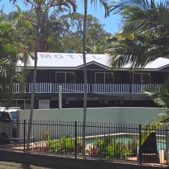Agnes Palms Motel