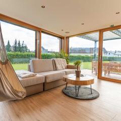 Elegant Warm Bliss Hideaway Escape Lodge - Holiday Home with Hot-Tub and Sauna