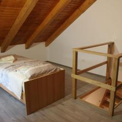 Riverside Rustic Ridge Apartments with Balcony - Three Bedroom Apartment with Balcony