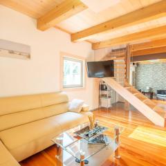 Family-Friendly Serene Retreat Holiday Home - Four Bedroom Holiday Home with Terrace